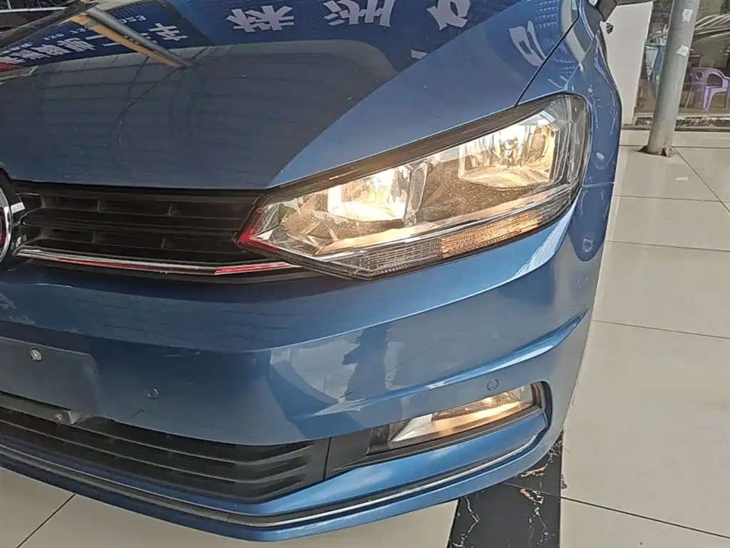 Volkswagen Touran 2018 Touran L 280TSI DSG Comfort 7-seater China V фото 24