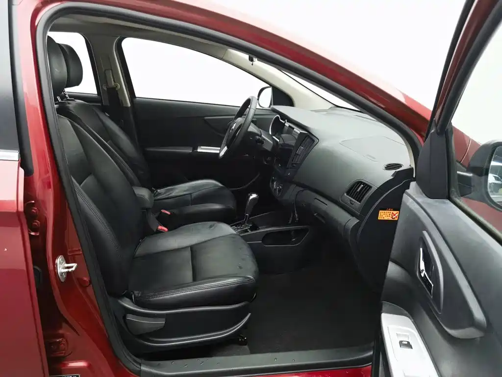 Dongfeng Aeolus Dongfeng Fengshen AX3 2016 2016 1.5L Automatic Cool Style