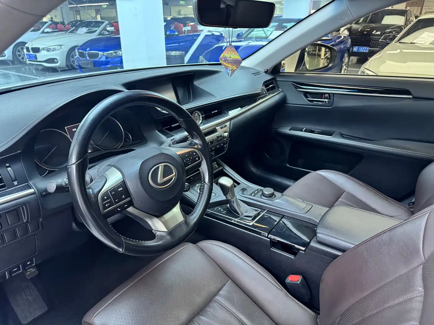 Lexus ES 2017 200 30th Anniversary Edition фото 5