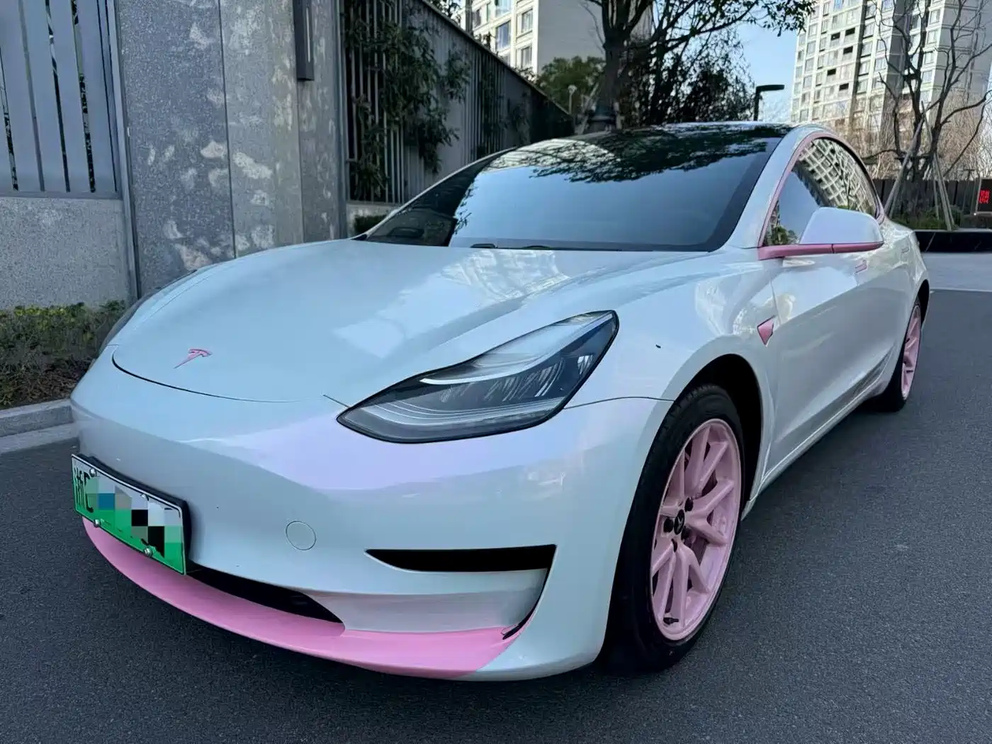TESLA MODEL 3