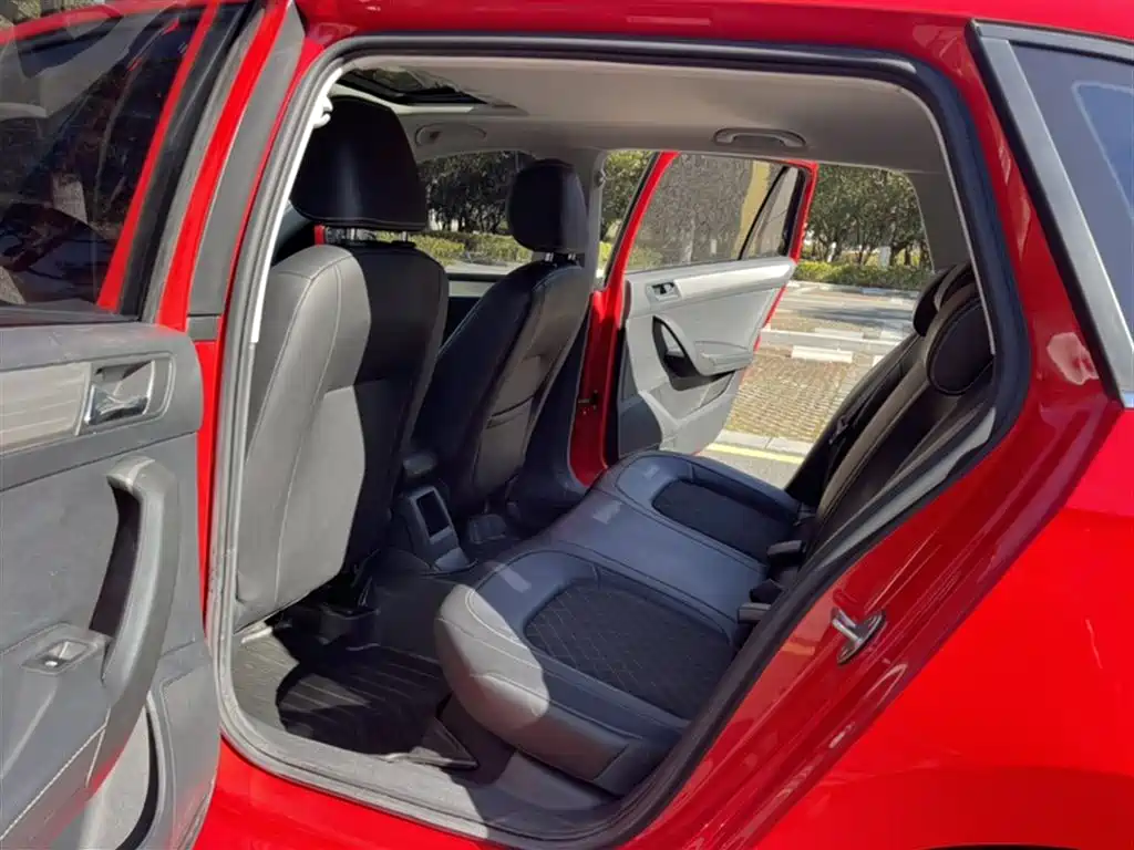 Škoda Skoda Rapid Spaceback 2019 Facelift 1.5L Automatic Comfort Version China VI фото 18