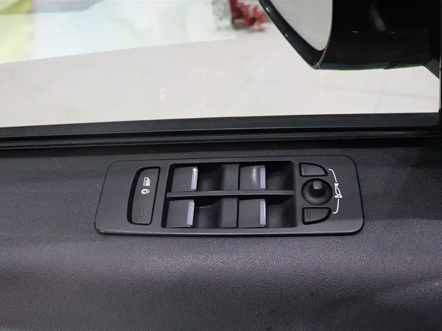 Land Rover Discovery Sport 2022 Model Facelift 249PS R-Dynamic S Performance Edition 5-seater фото 20