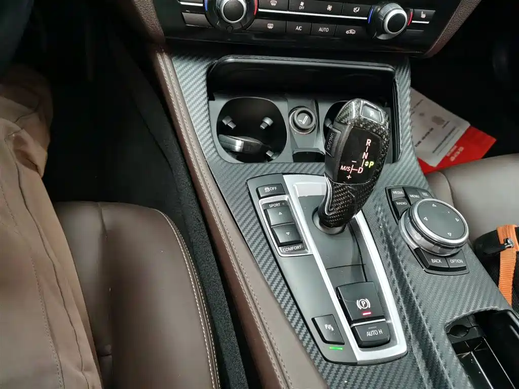 BMW 5 Series 2014 525Li Luxury Design Package фото 6