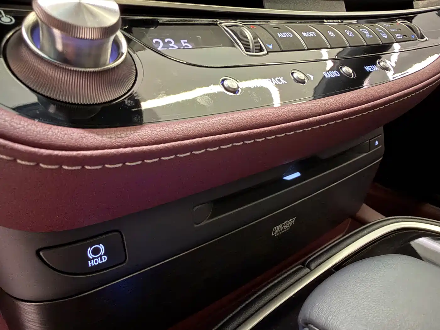 Lexus LS 2021 500h Executive Edition фото 11
