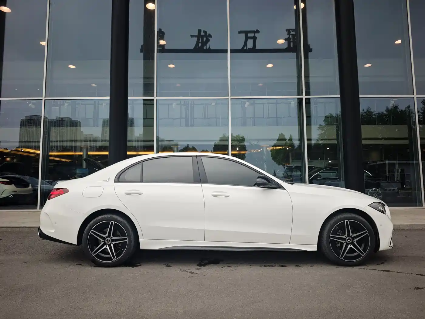 Mercedes-Benz C-Class 2025 C 260 L Night Sport Edition фото 4