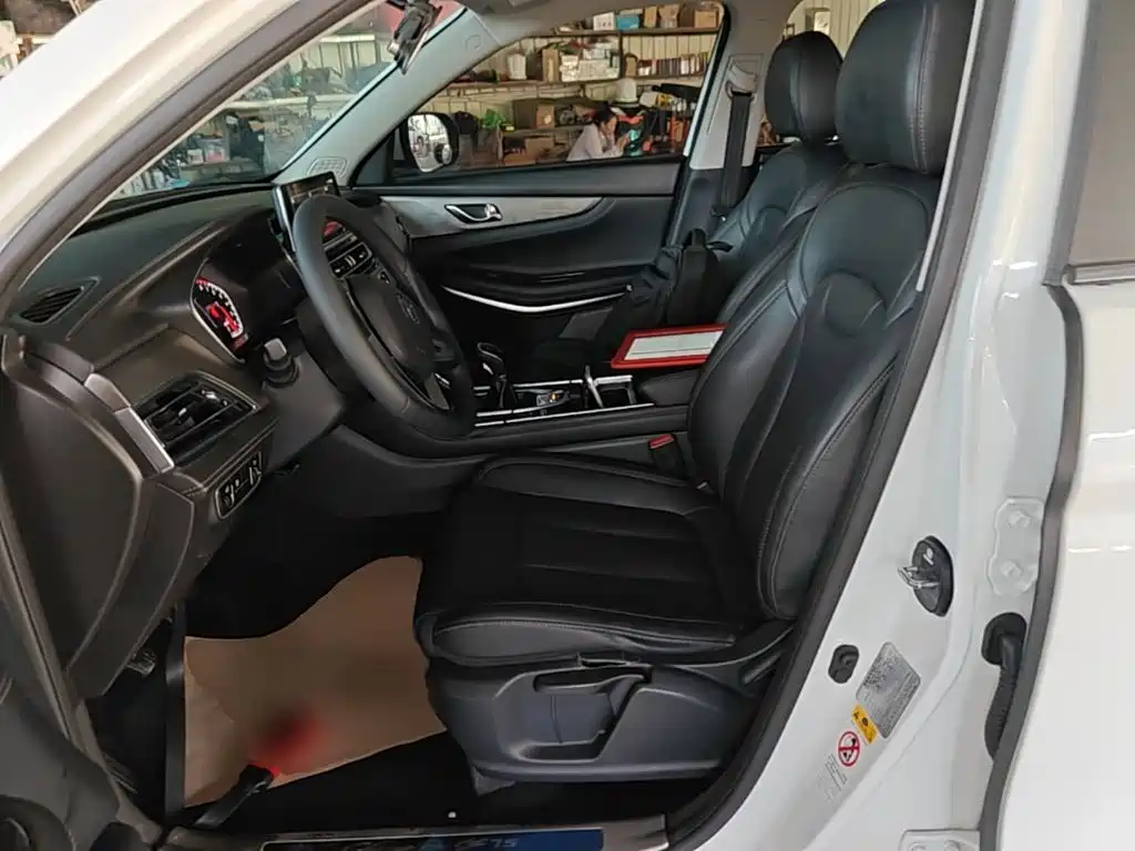 Photo 15 - Changan CS75