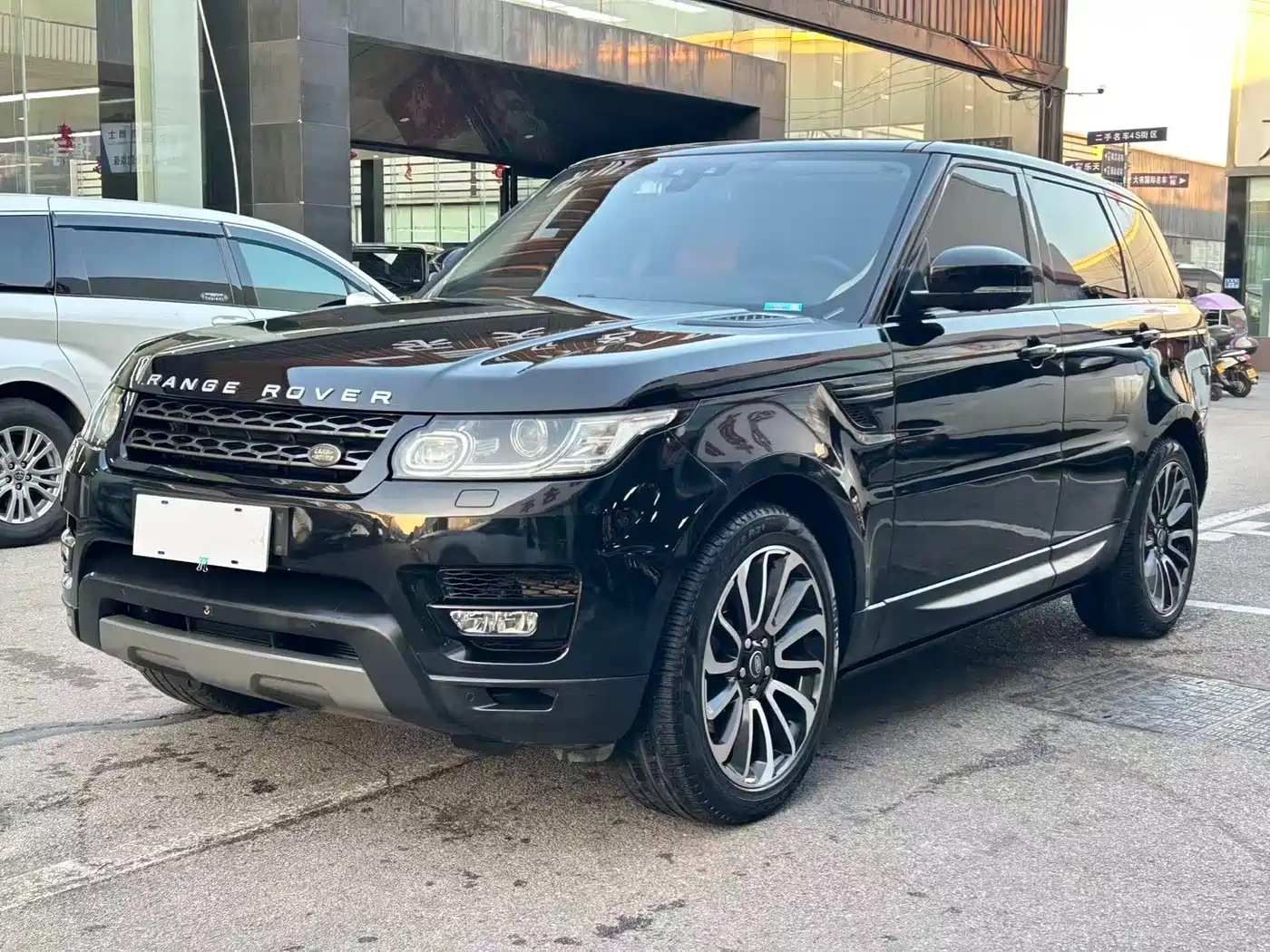Land Rover Range Rover Sport 2016 3.0 SDV6 HSE фото 3
