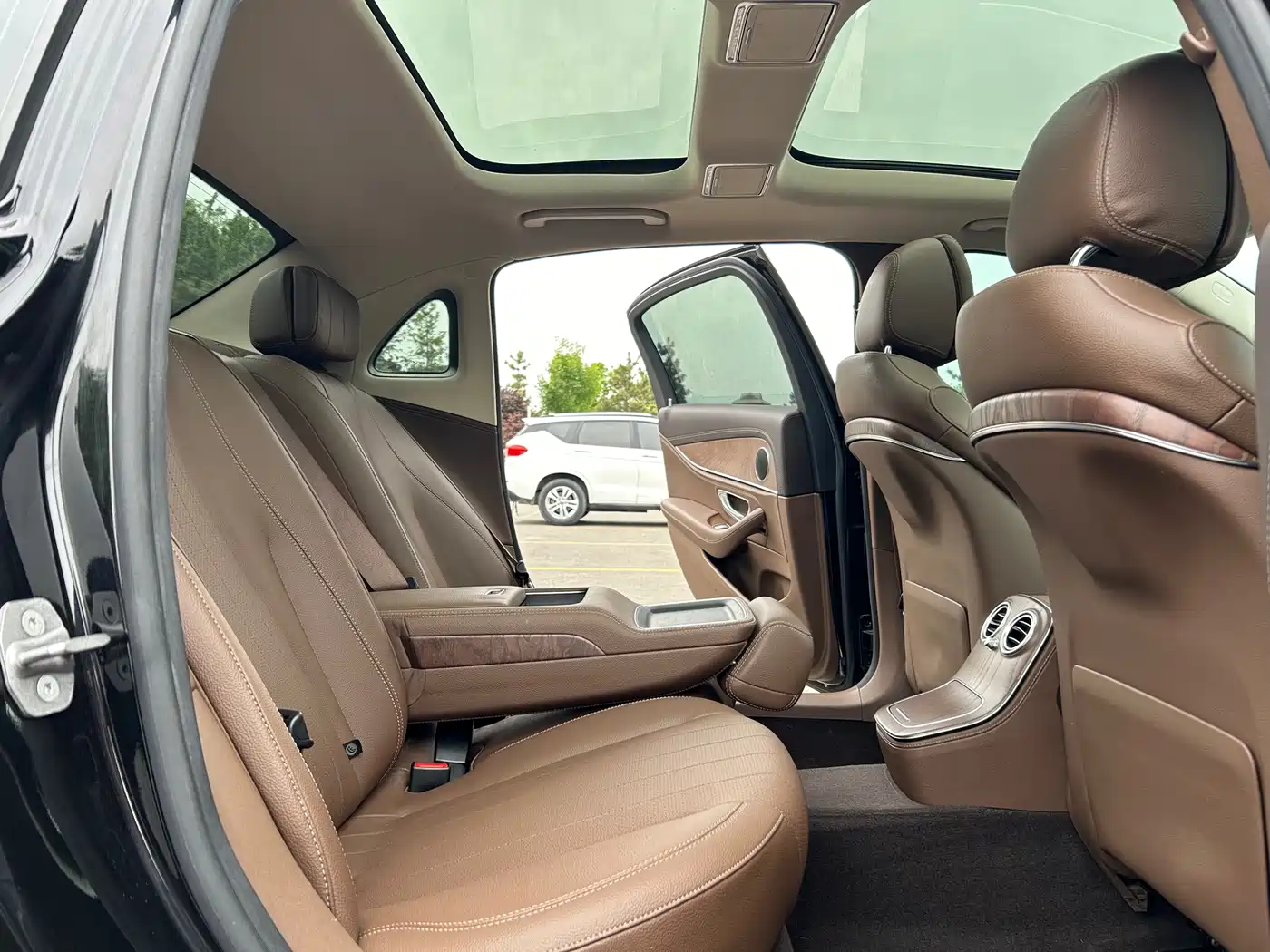 Mercedes-Benz E-Class 2021 E 300 L Fashion фото 10