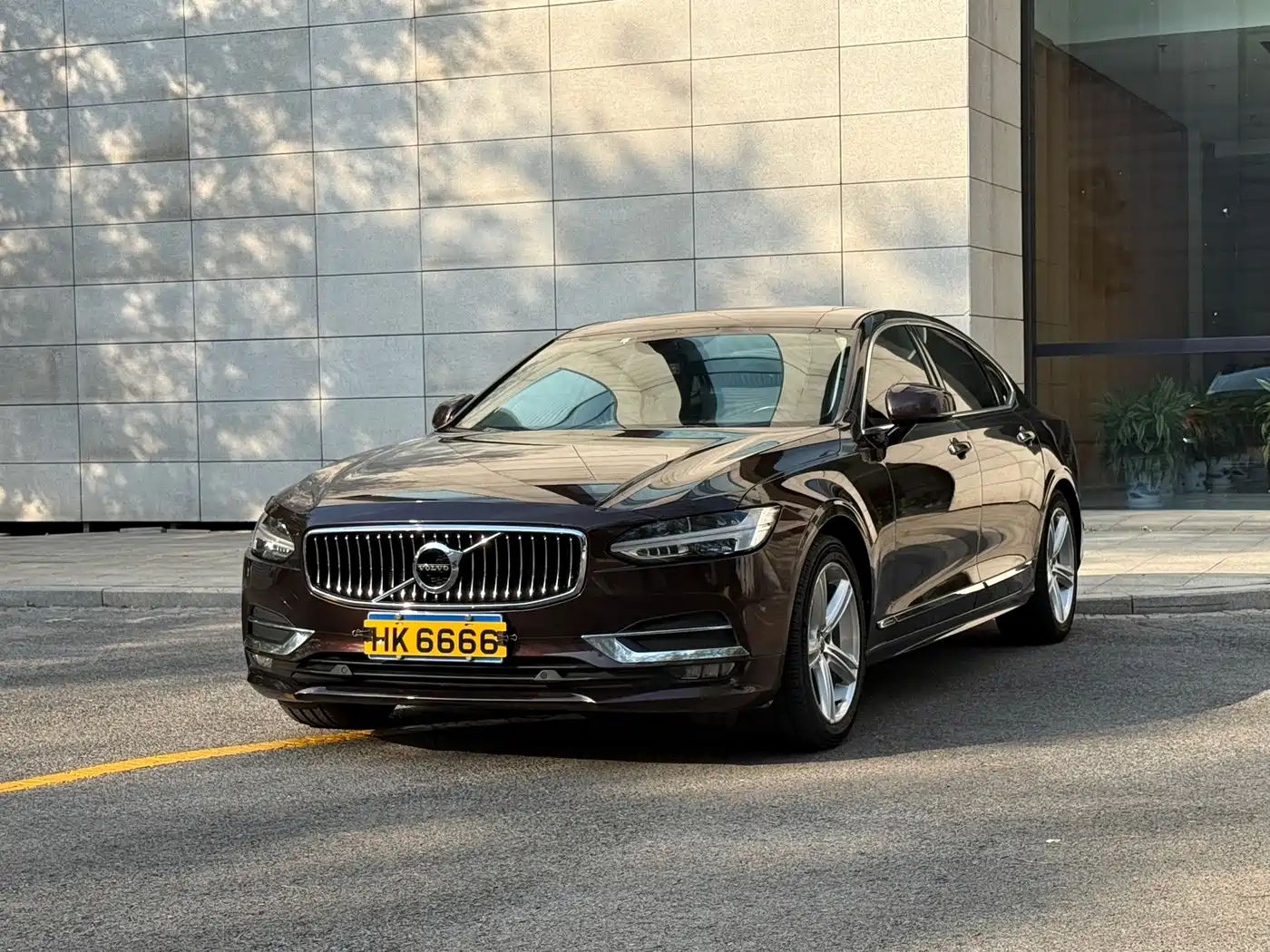 صورة 1 - Volvo S90