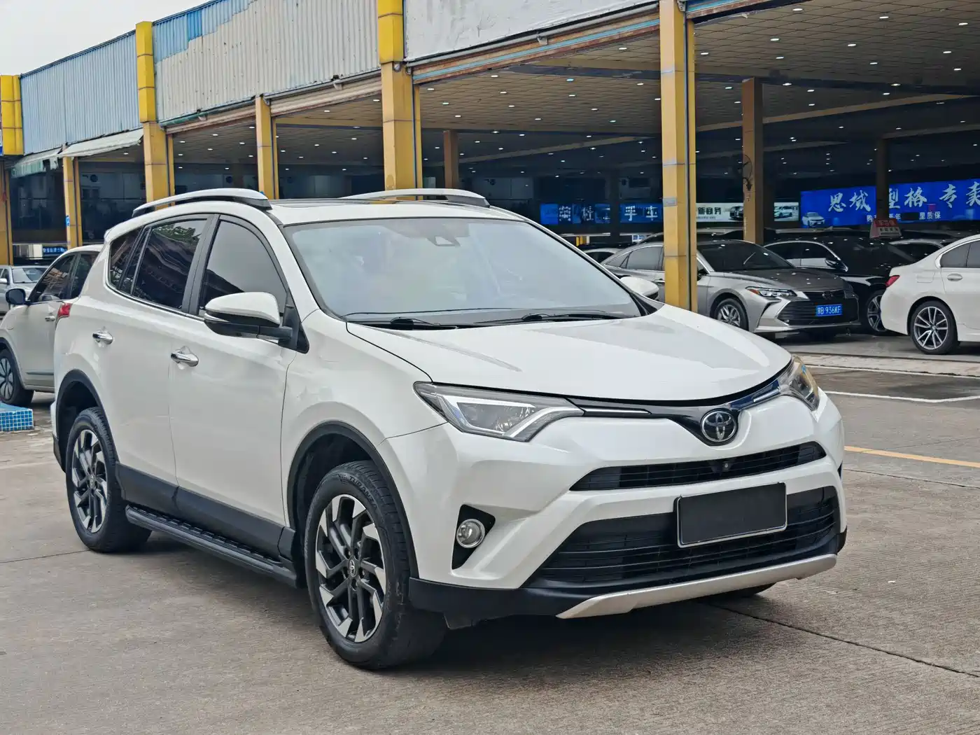 Toyota RAV4 Rongfang 2016 2.5L Automatic 4WD Premium фото 3
