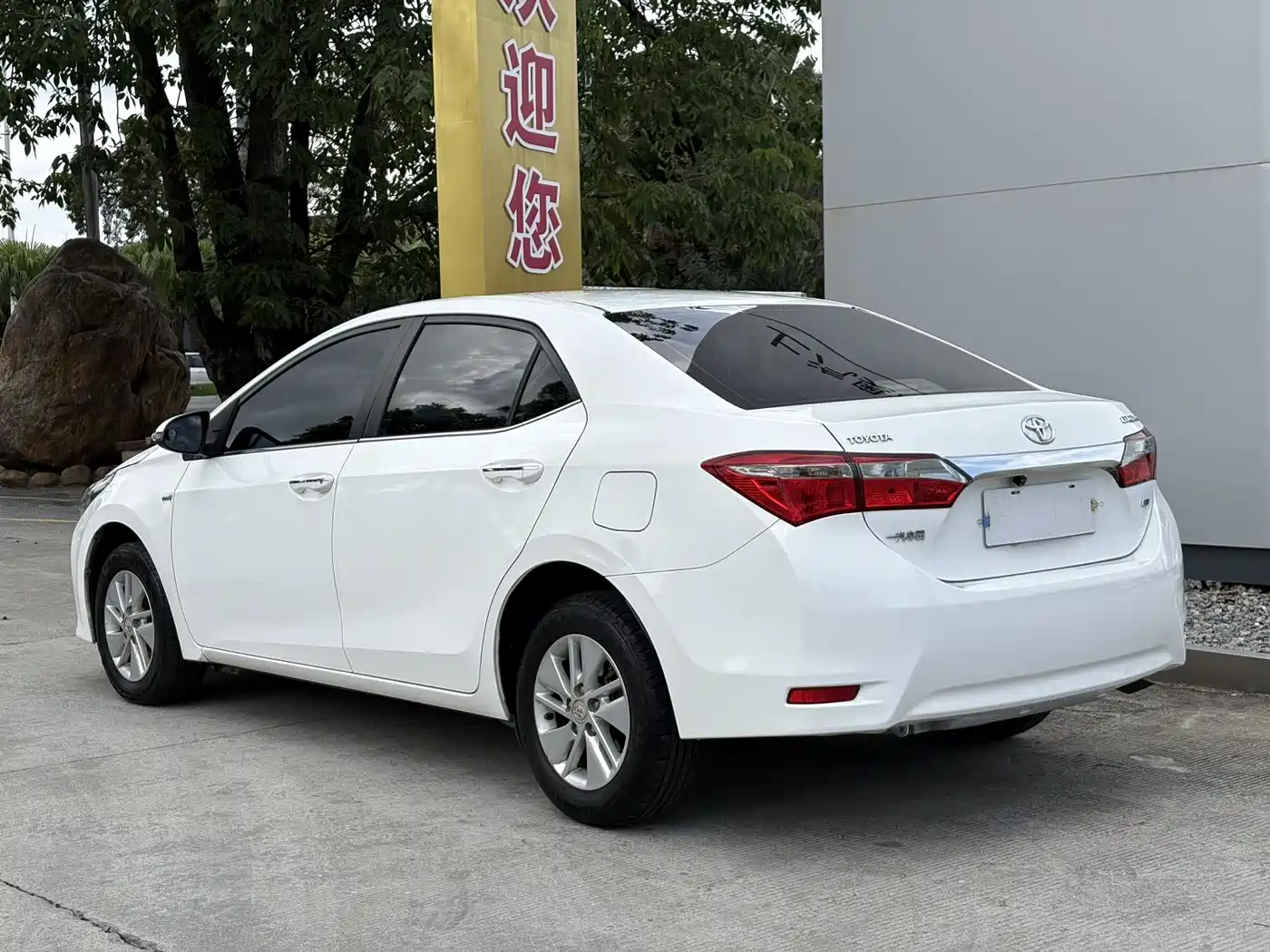 Toyota Corolla 2017 Facelift 1.6L S-CVT GL фото 12