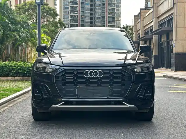 Audi Q5L 2024 Model 40 TFSI Luxury Dynamic — фото 3