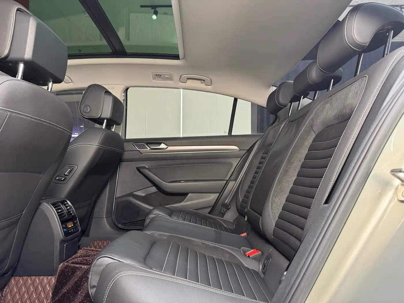 Volkswagen Magotan 2020 280TSI DSG Leading фото 18