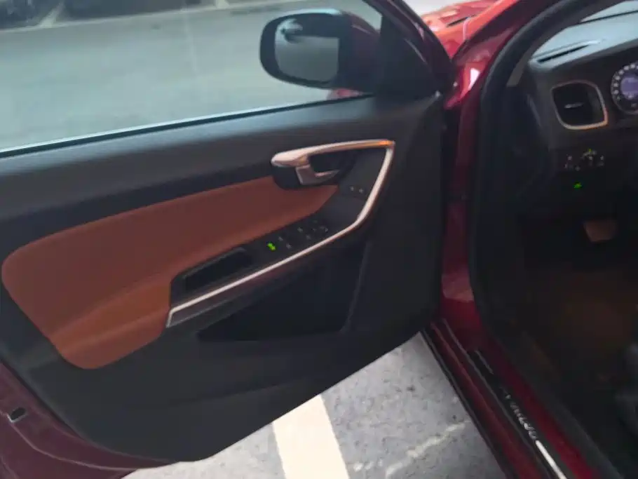 Volvo S60 (Import) 2013 2013 Model T5 Prestige Edition