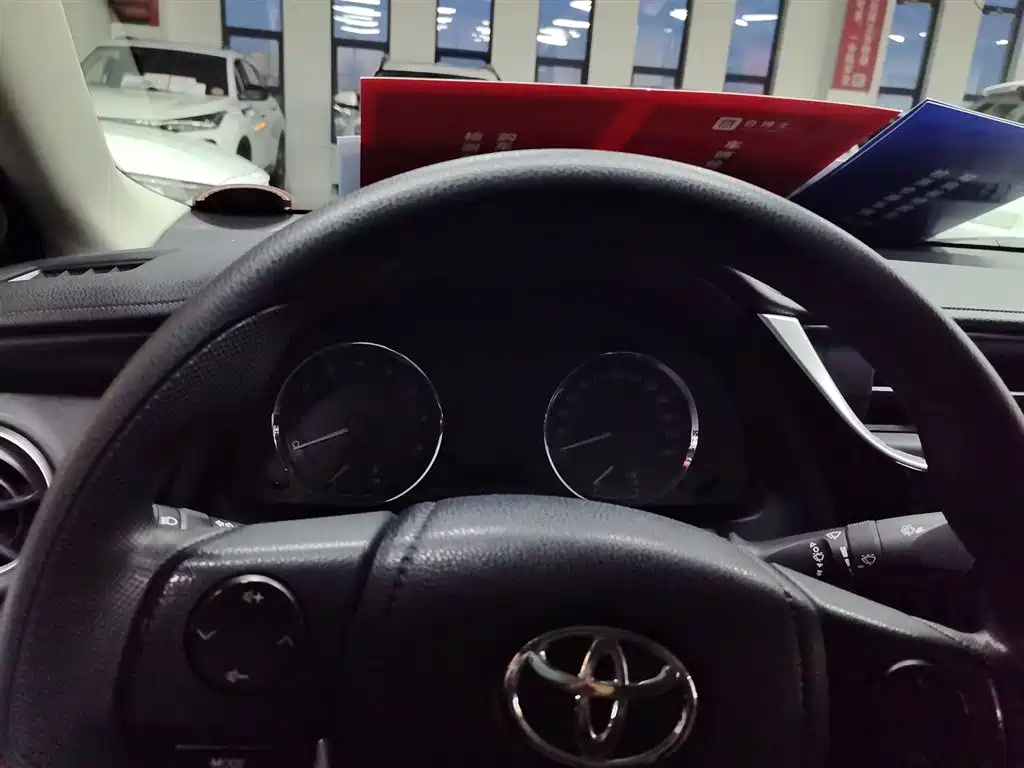 Toyota Corolla 2018 1.2T S-CVT GL-i Smart Shine Edition фото 6