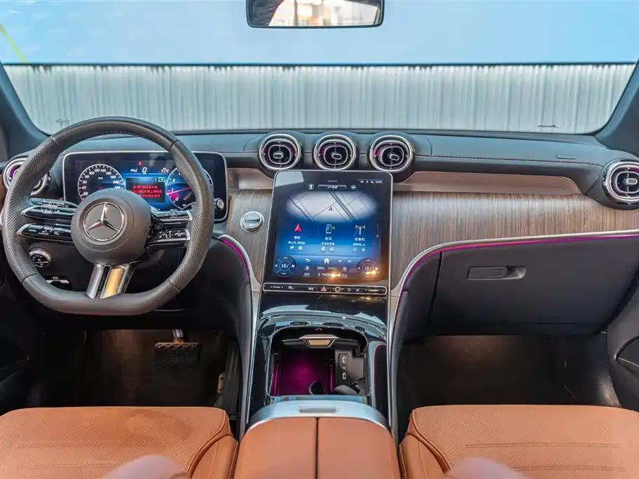 Mercedes-Benz GLC 2023 GLC 300 L 4MATIC Sport 5-Seater фото 12