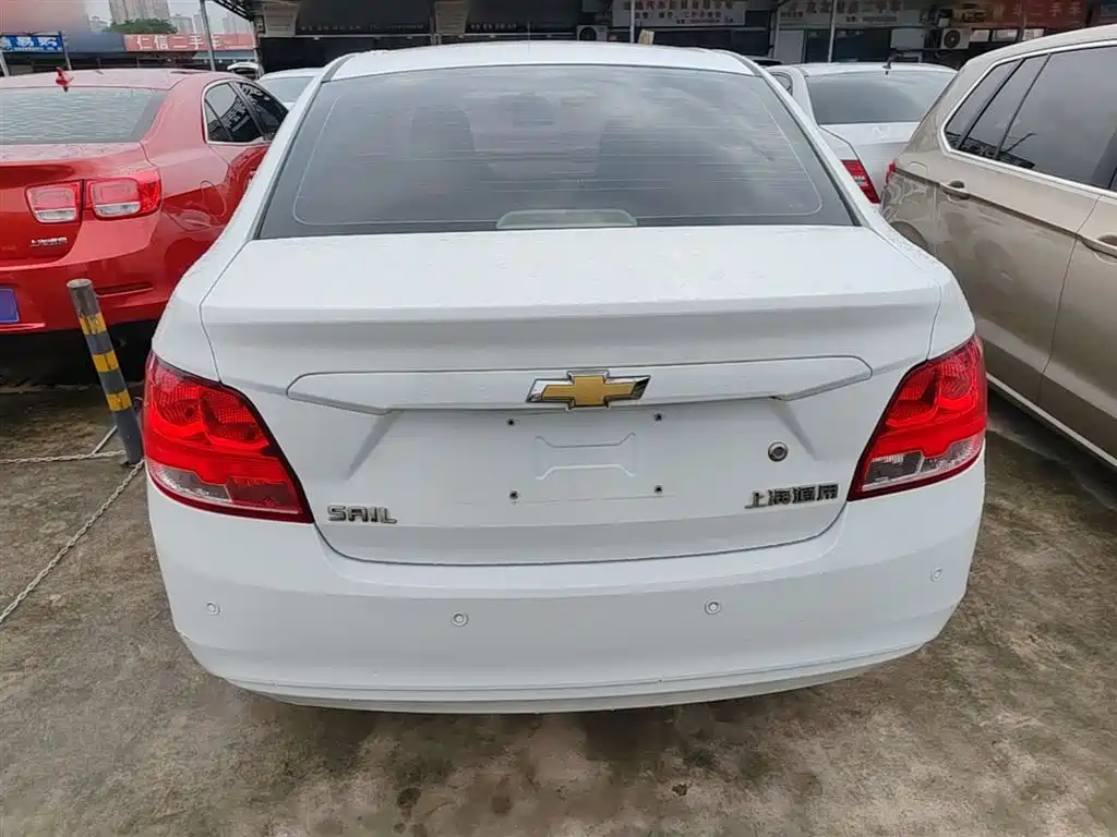 Chevrolet Sail 2015 Sail 3 1.5L Manual Ideal Sunroof Edition фото 6