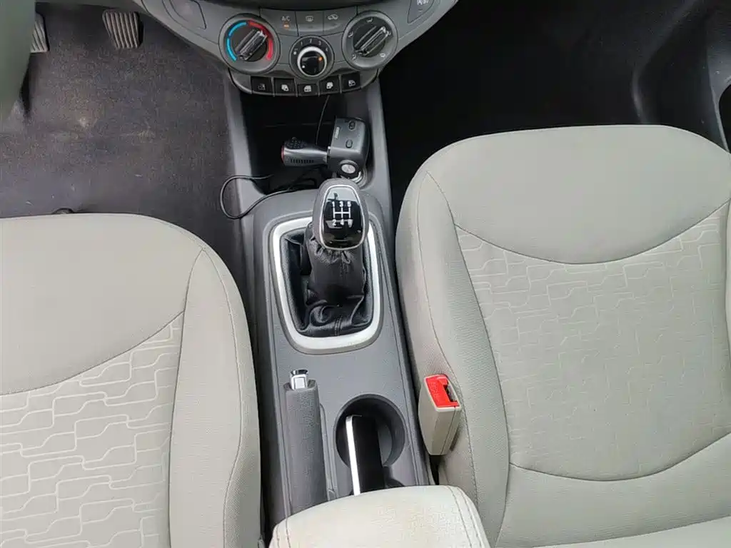 Chevrolet Sail 2015 Sail 3 1.5L Manual Ideal Sunroof Edition фото 14