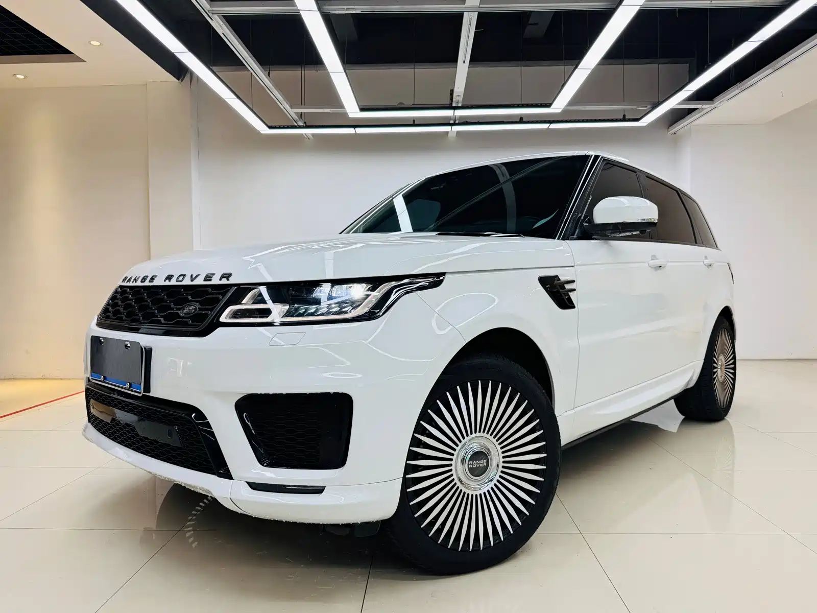 Фото 1 - Land Rover Range Rover Sport