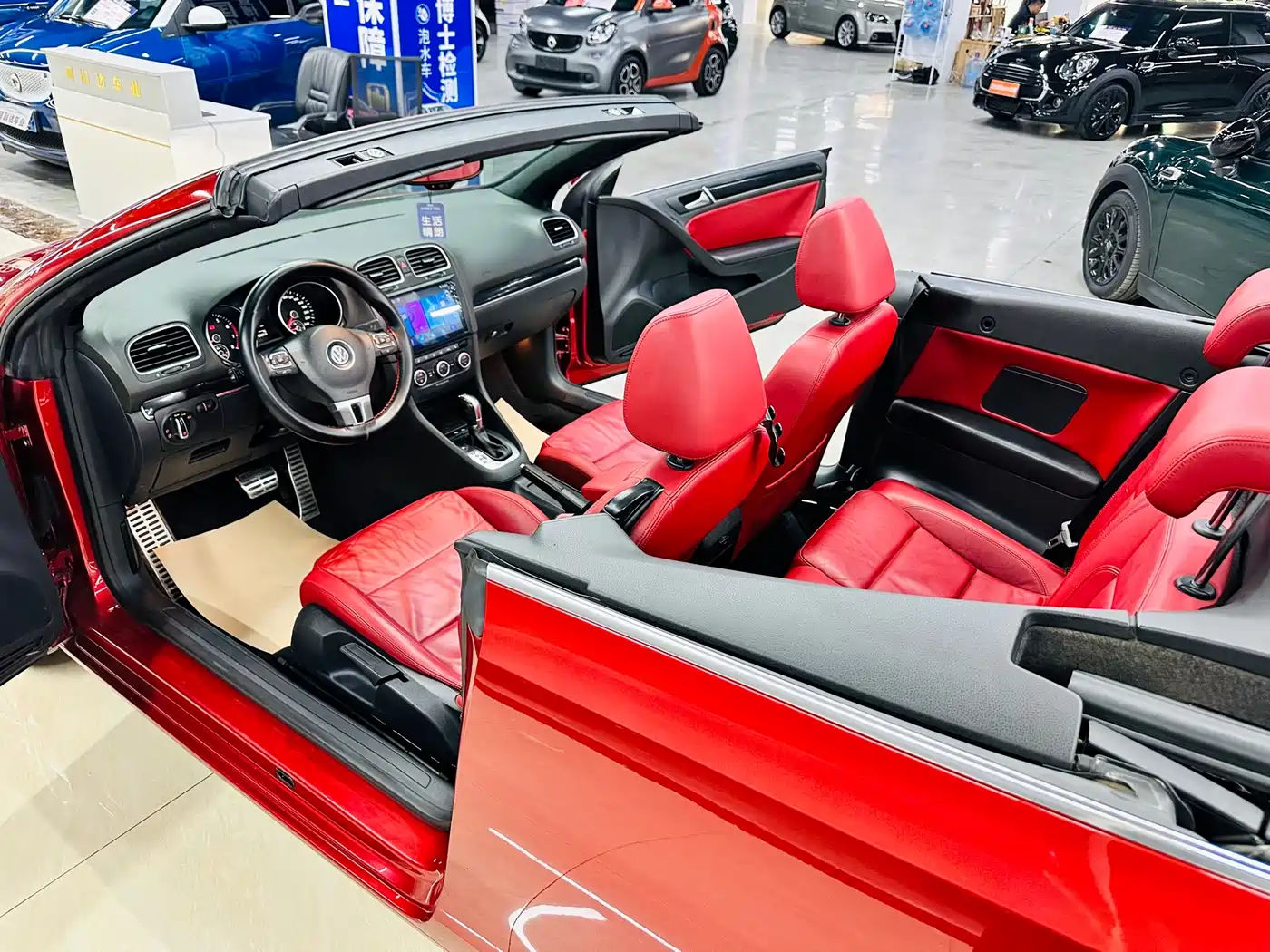 Volkswagen Golf (Import) 2012 1.4TSI Luxury Convertible Edition фото 8