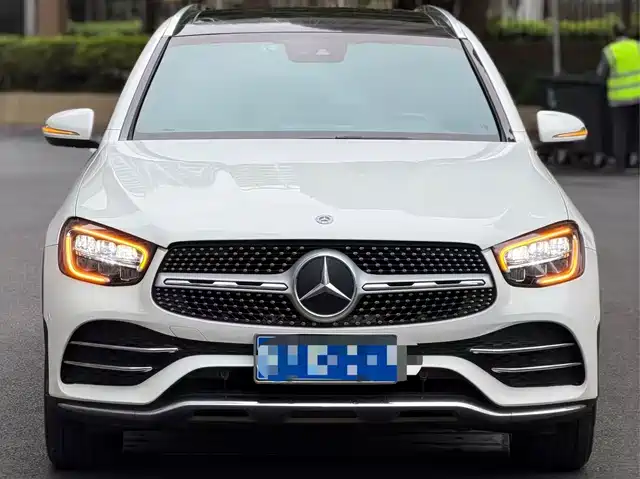 MERCEDES-BENZ GLC