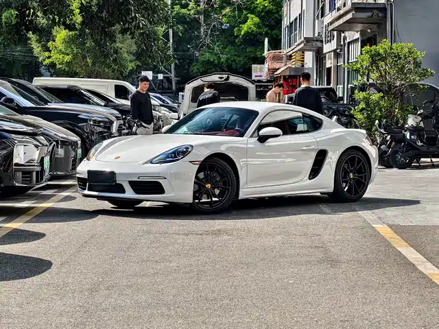 PORSCHE 718