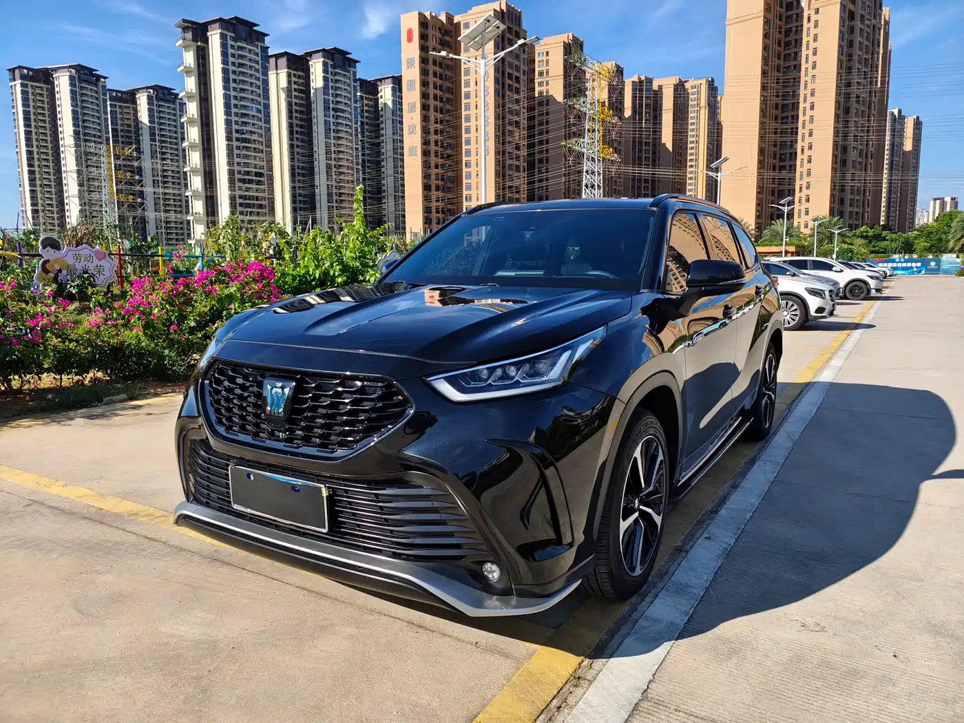 Toyota Crown Kluger 2023 2.5L HEV AWD Luxury Edition
