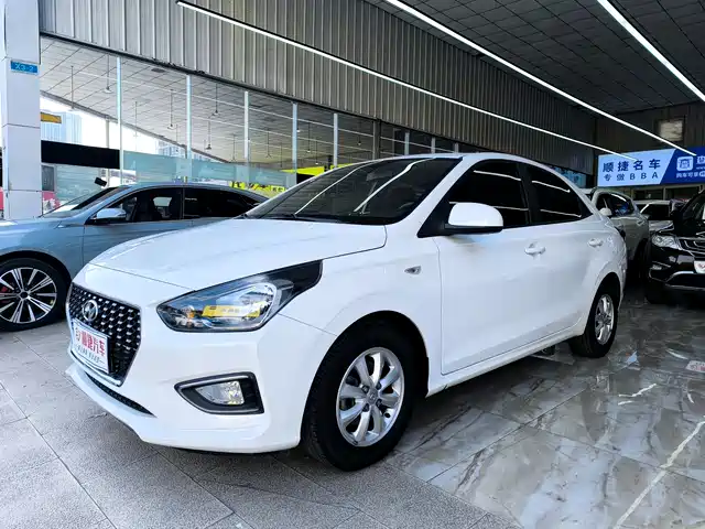 HYUNDAI RENA