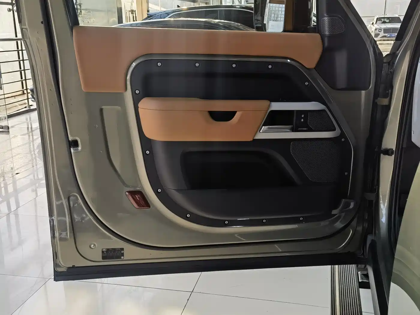 Land Rover Defender 2024 90 3.0T P400 HSE фото 4