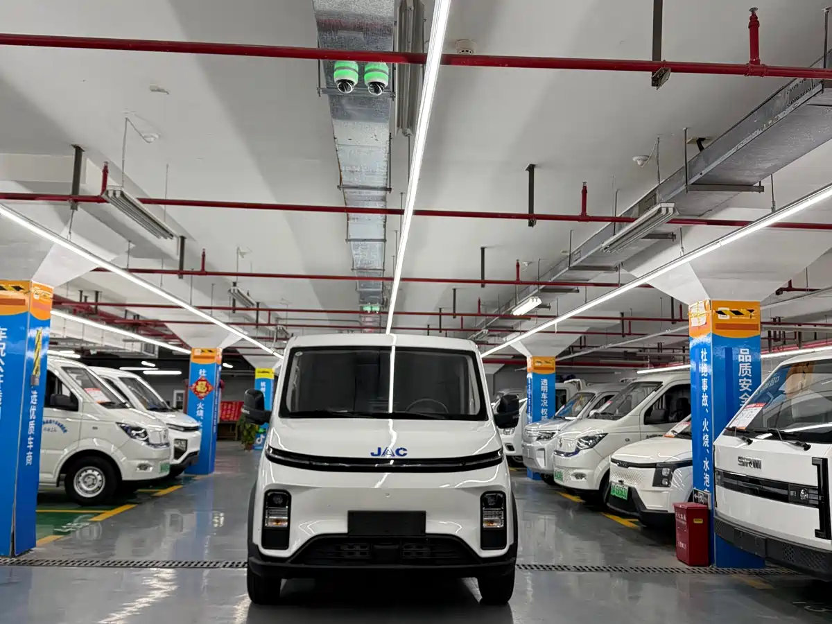 JIANGQI GROUP VAN BAOLU