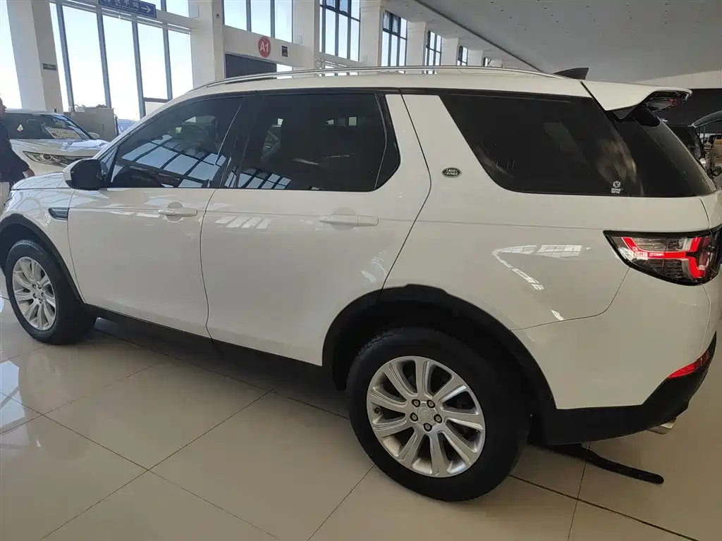 Land Rover Discovery Sport 2019 240PS SE Edition China VI фото 4