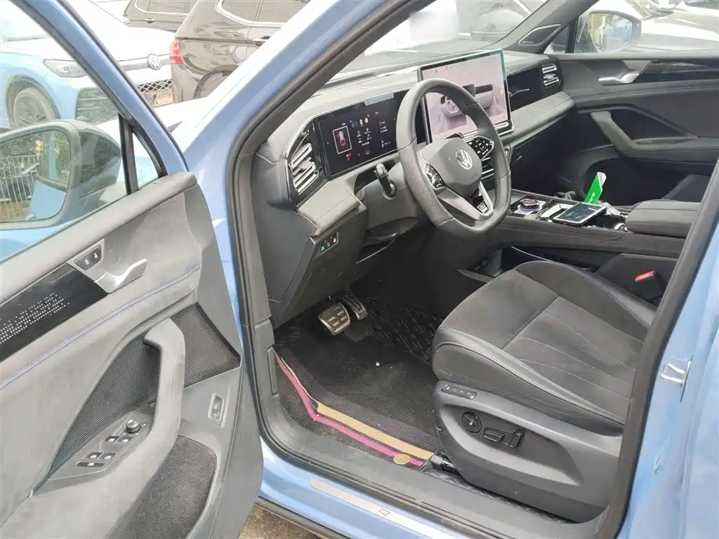 Volkswagen Tiguan L 2024 PRO 380TSI 4WD R-Line Premium Edition фото 16