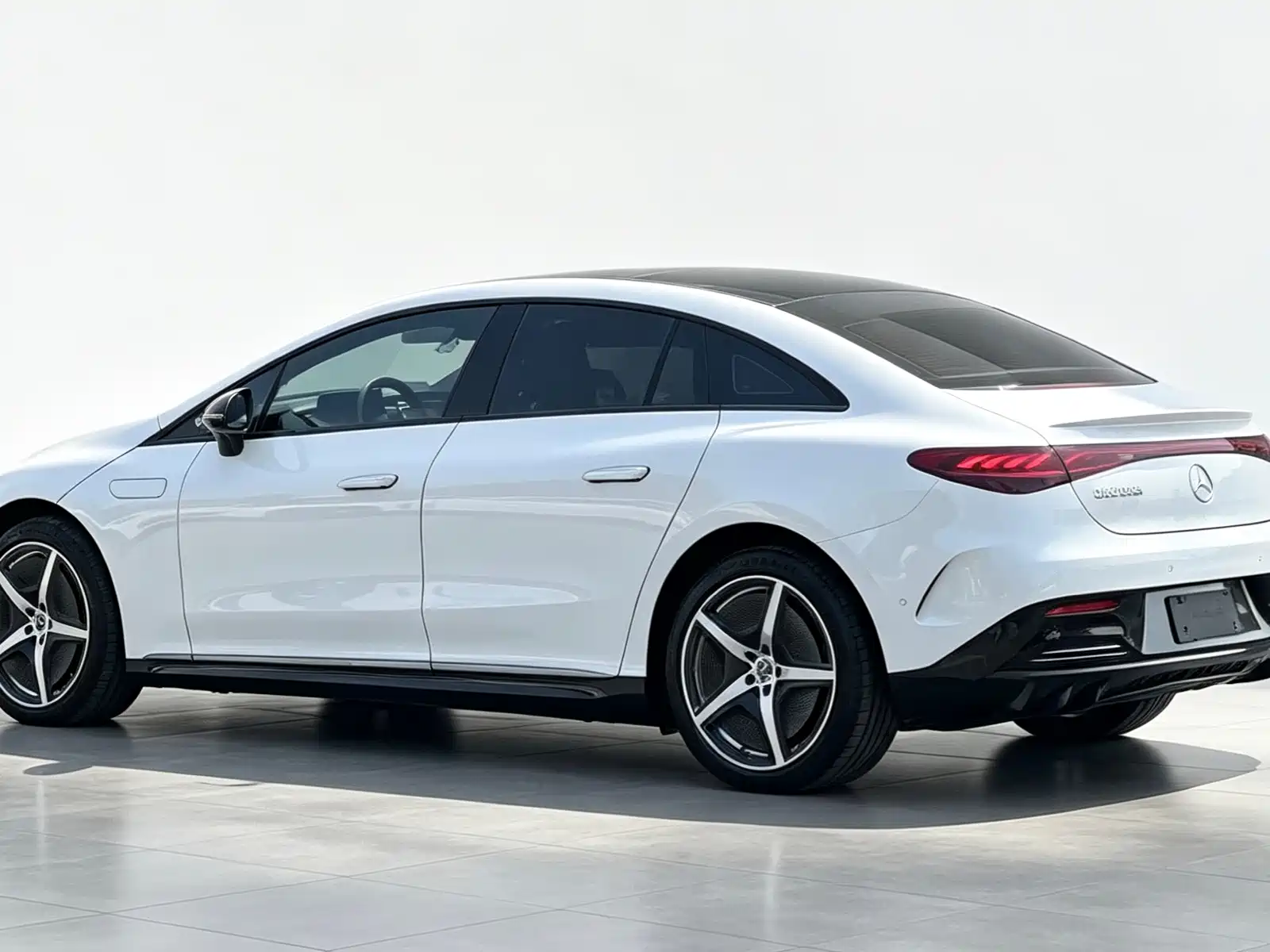 Фото 4 - Mercedes-Benz EQE
