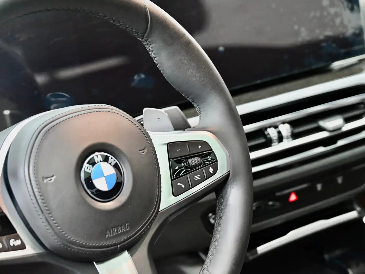 BMW 3 Series 2023 325Li M Sport Package фото 16