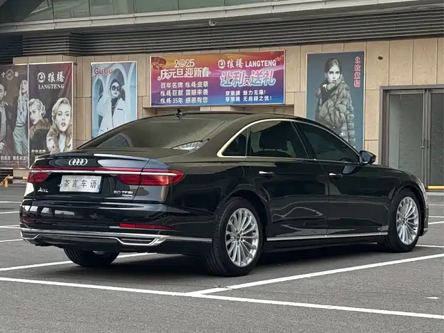 Audi A8 2019 A8L 50 TFSI quattro Comfort — фото 4