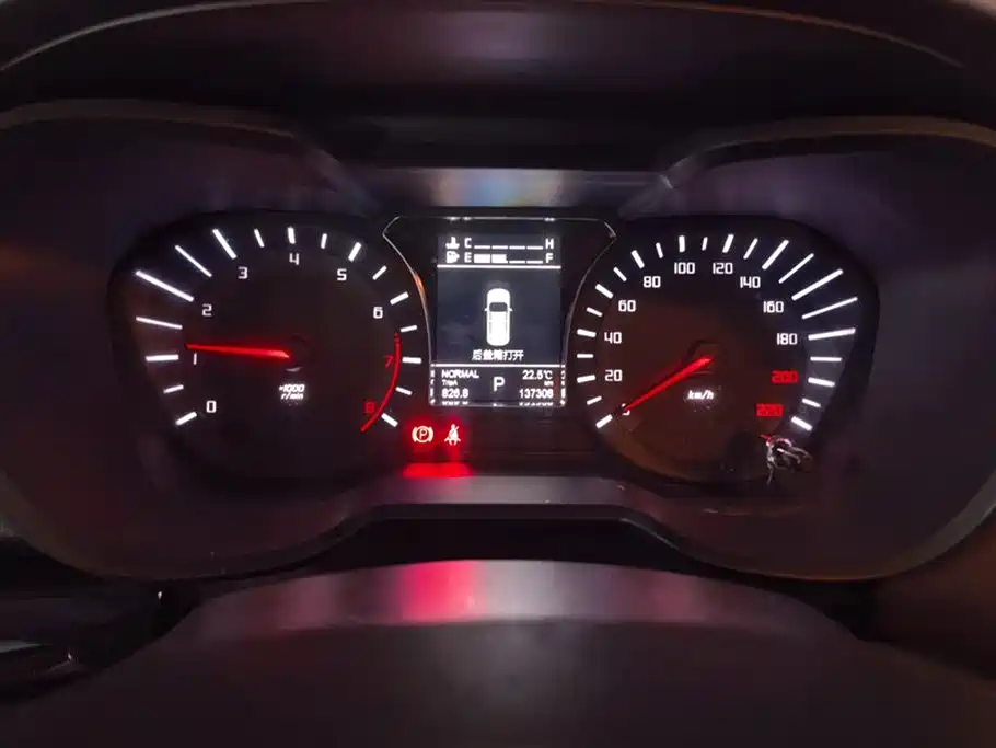 GAC Trumpchi Trumpchi GS4 2016 235T G-DCT Luxury Edition фото 14