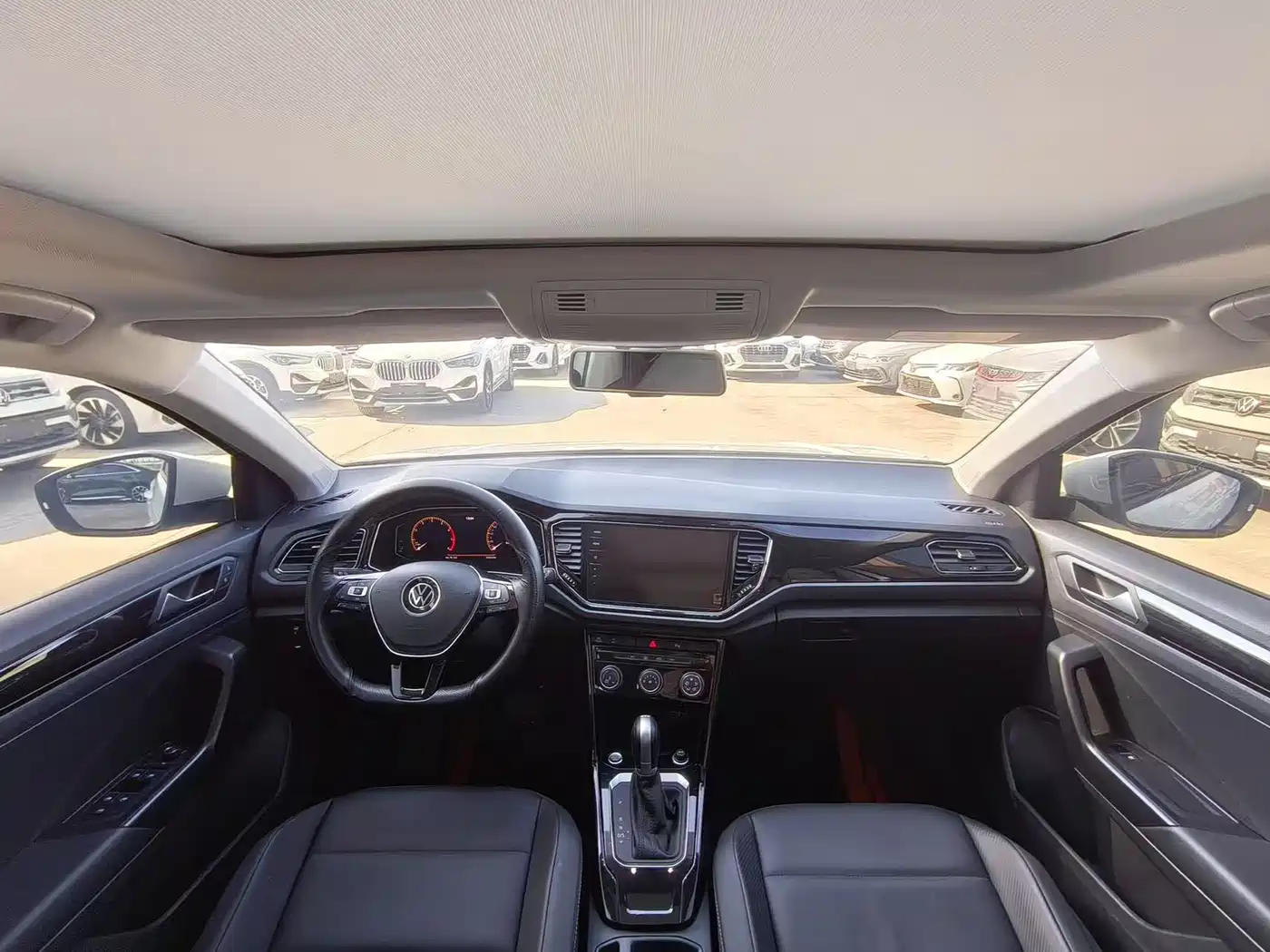 Volkswagen T-ROC 2022 280TSI DSG 2WD Comfort PLUS фото 5