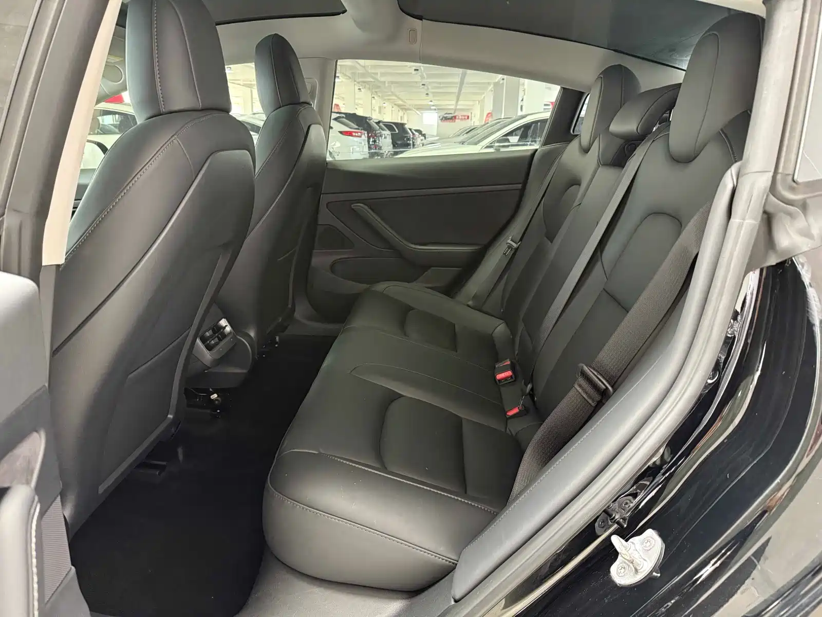 Фото 9 - Tesla Model 3