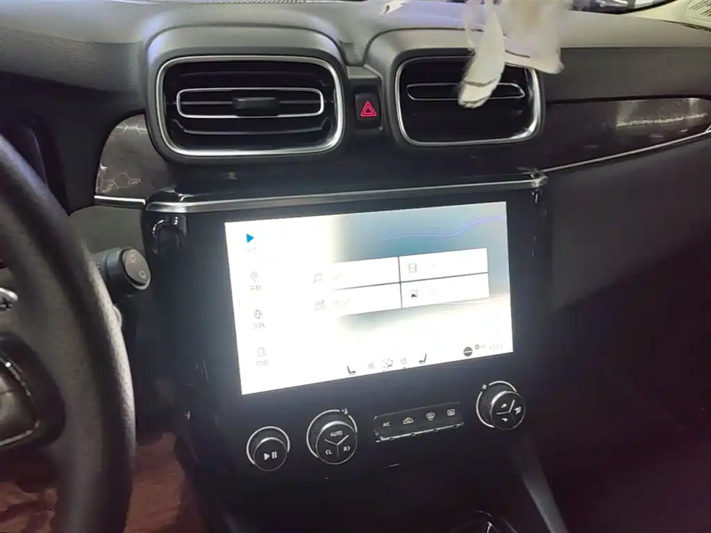 Lynk & Co 02 2018 1.5T DCT 2WD Power Edition China V фото 13