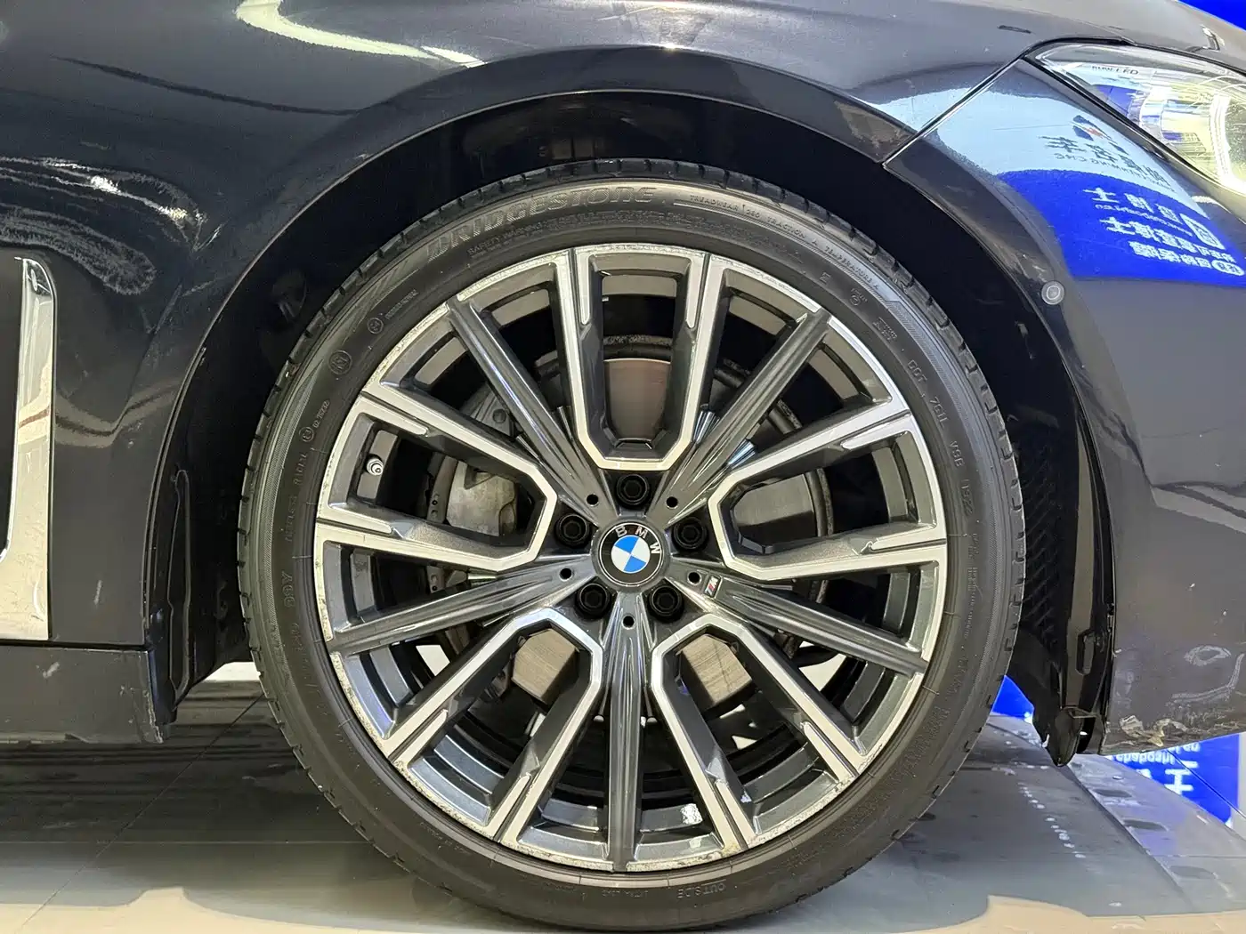 BMW 7 Series 2021 Model 740Li Leading M Sport Package фото 18