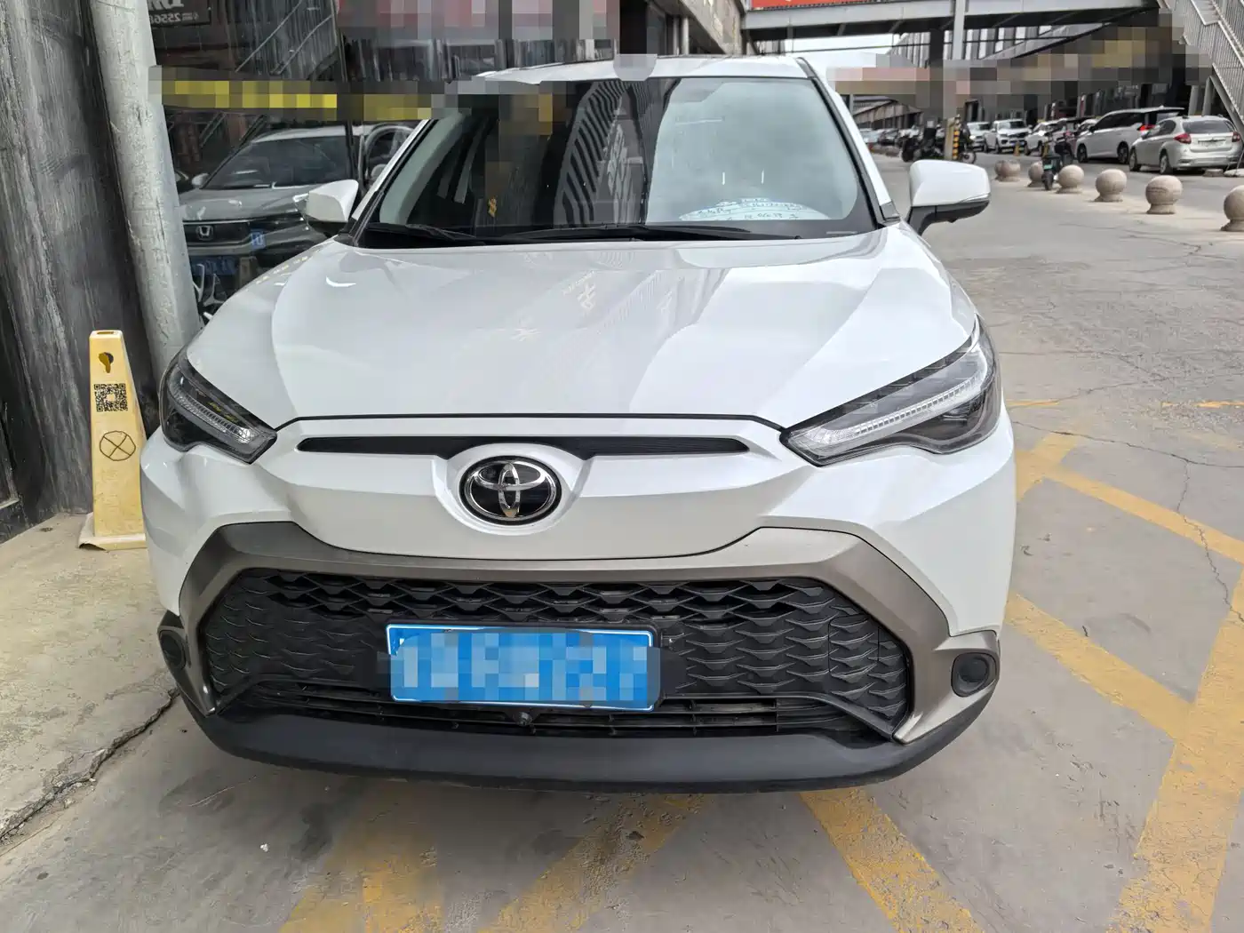 Toyota Frontlander 2022 2.0L CVT Luxury Edition фото 2