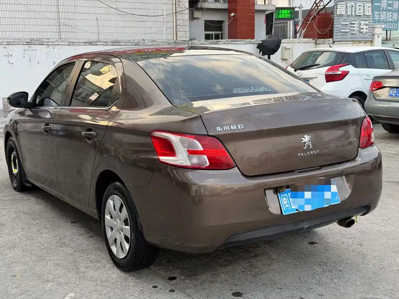 Peugeot 301 2014 1.6L Automatic Comfort Edition фото 9