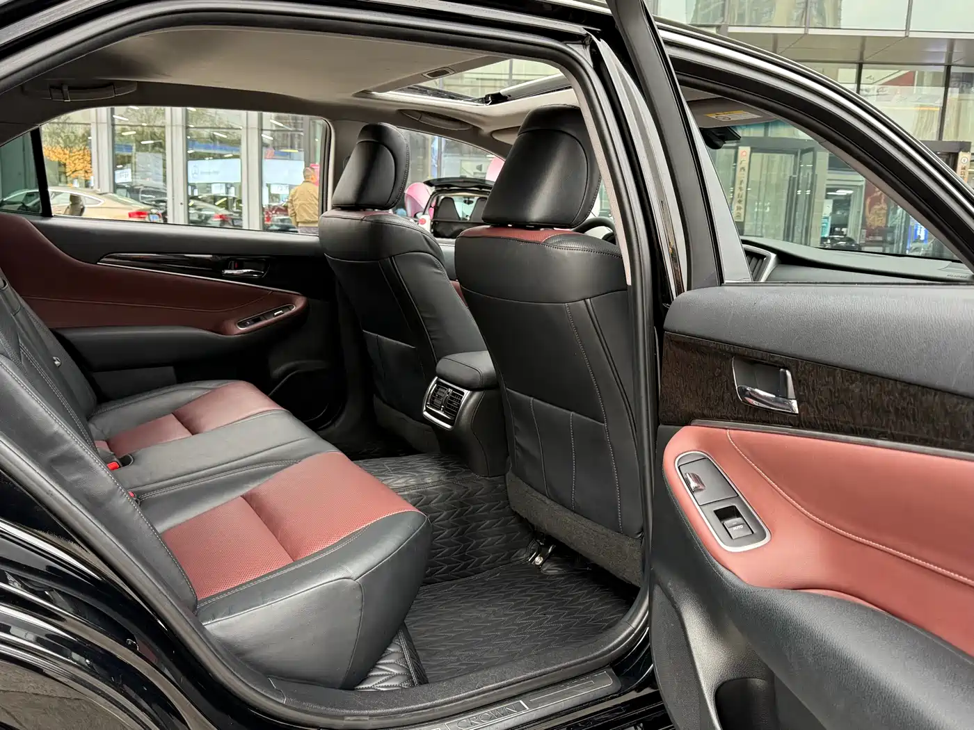 Toyota Crown 2018 2.0T Sport Edition фото 13