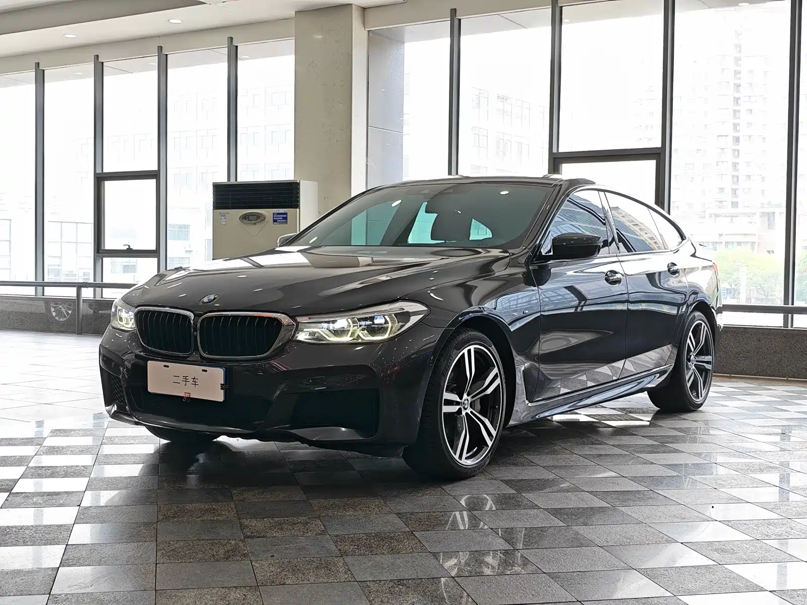 Фото 1 - BMW 6 Series GT