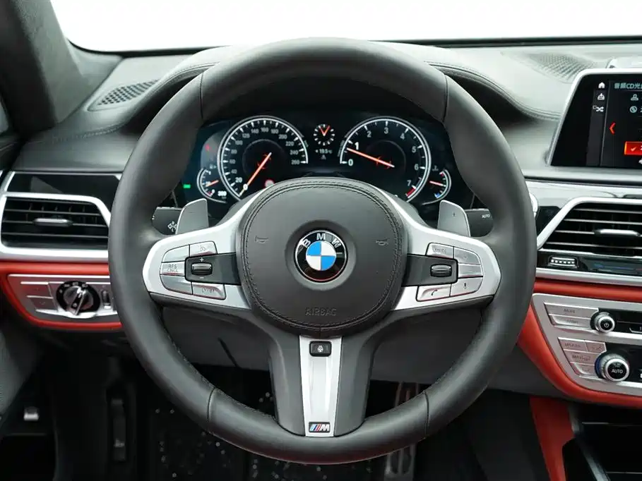 BMW 7 Series 2018 740Li xDrive Luxury M Sport Package Black Flame Edition фото 21