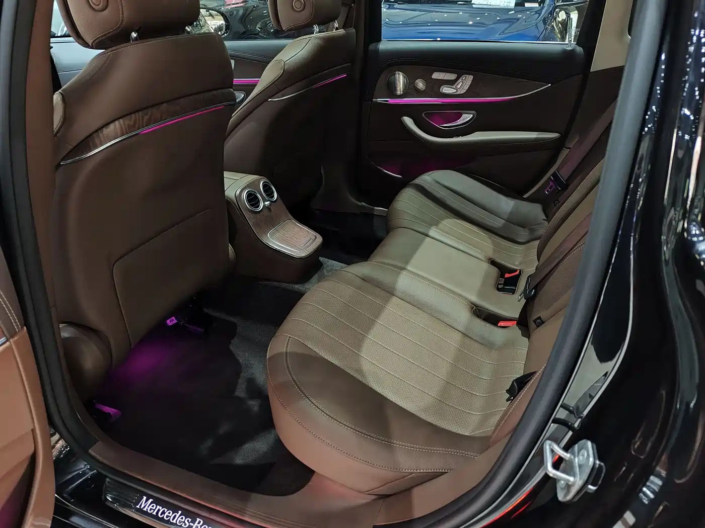 Mercedes-Benz E-Class 2022 E 300 L Luxury фото 6