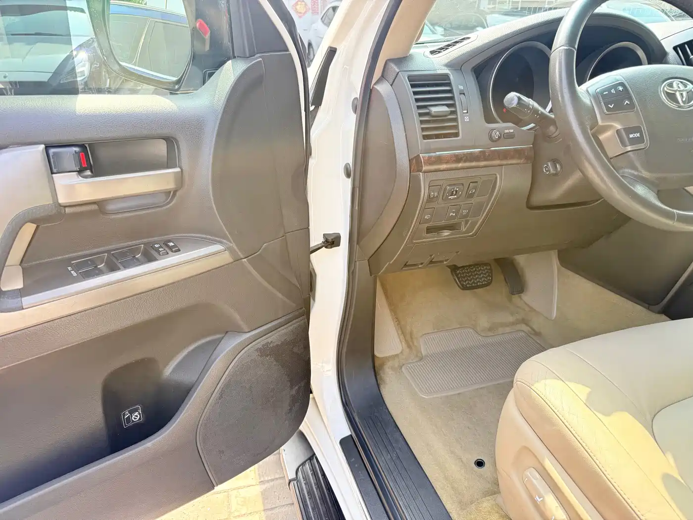 Photo 5 - Toyota Land Cruiser (Import)
