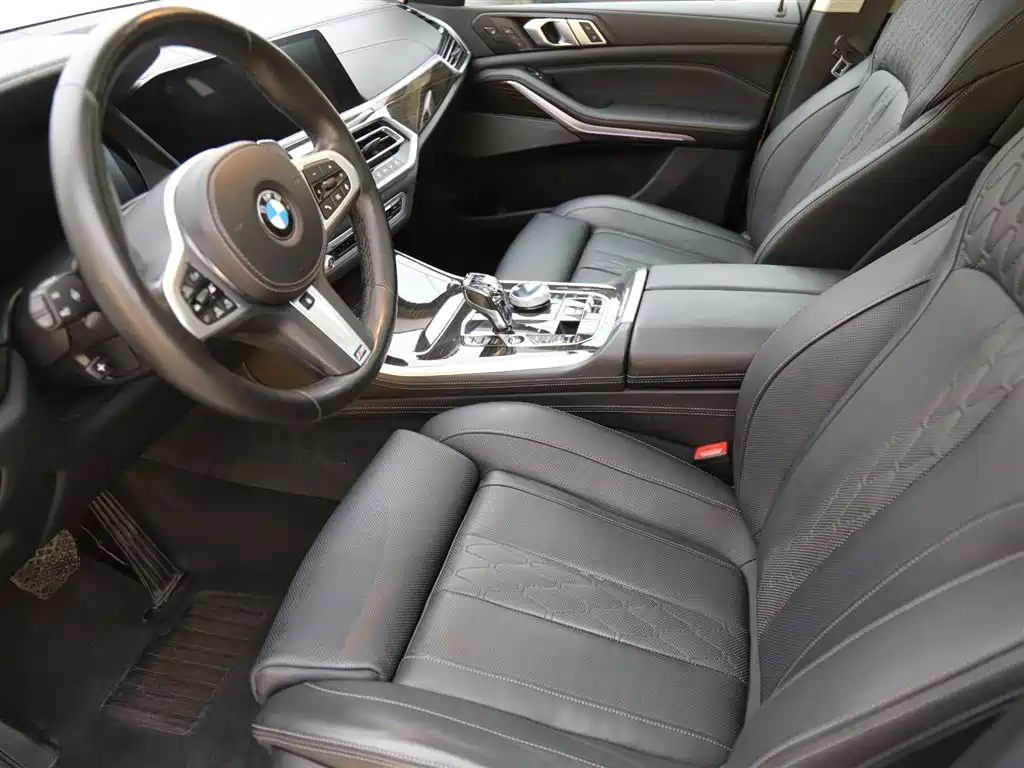 BMW X5 (Import) 2019 xDrive40i Exclusive M Sport Package фото 8