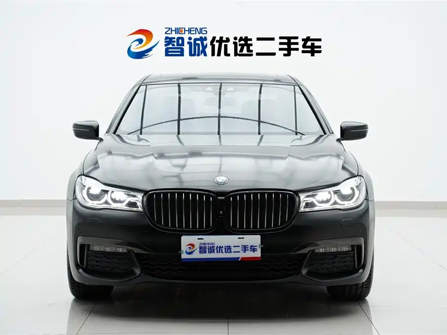 BMW 7 Series 2018 740Li xDrive Luxury M Sport Package Black Flame Edition фото 2