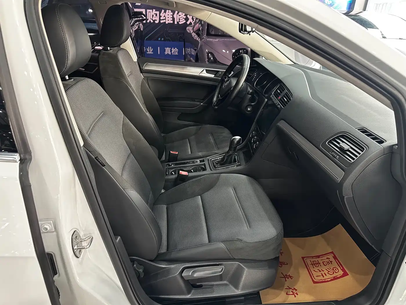 Volkswagen Golf 2018 1.6L Automatic Comfort фото 5